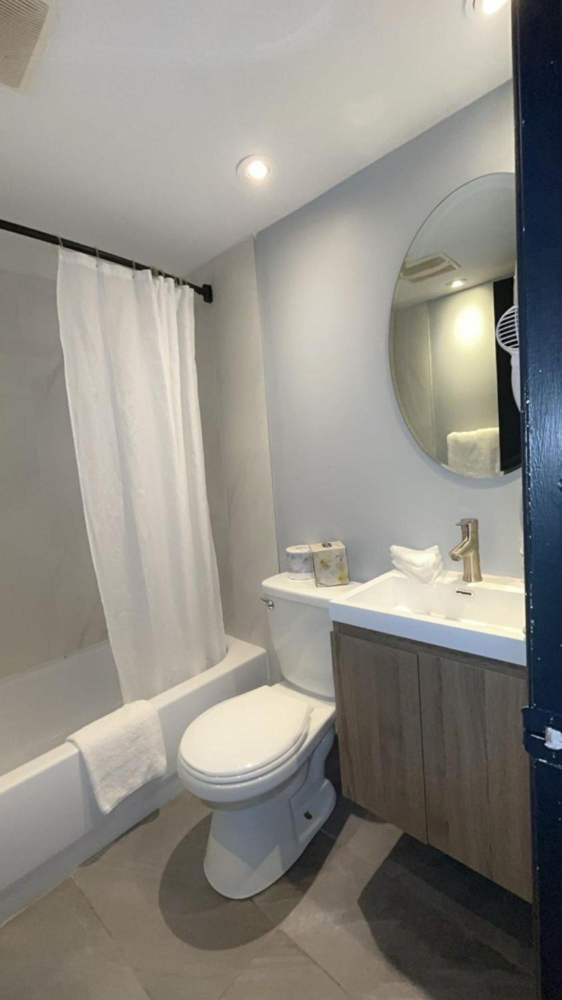 Hotel Newstar Montréal Esterno foto